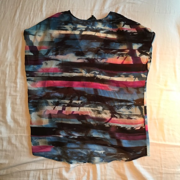 Guess top - Picture 3 of 3